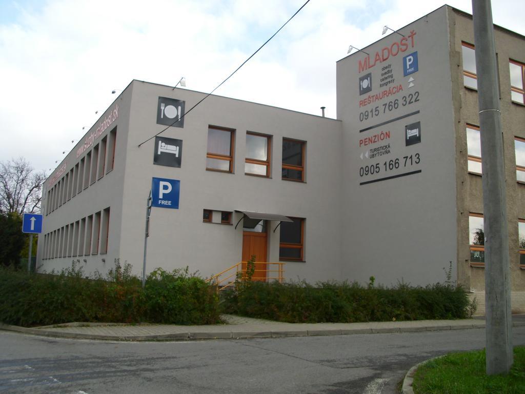 Guest House Mladost Presov Ngoại thất bức ảnh